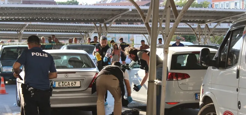 Aydın'da AVM’de silahlı kavga! Yaralılar var
