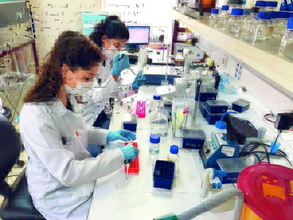 Uğur Şahin duyurdu: Aşının yaşlılar üzerindeki koruması bile yüzde 95’e yükseldi!