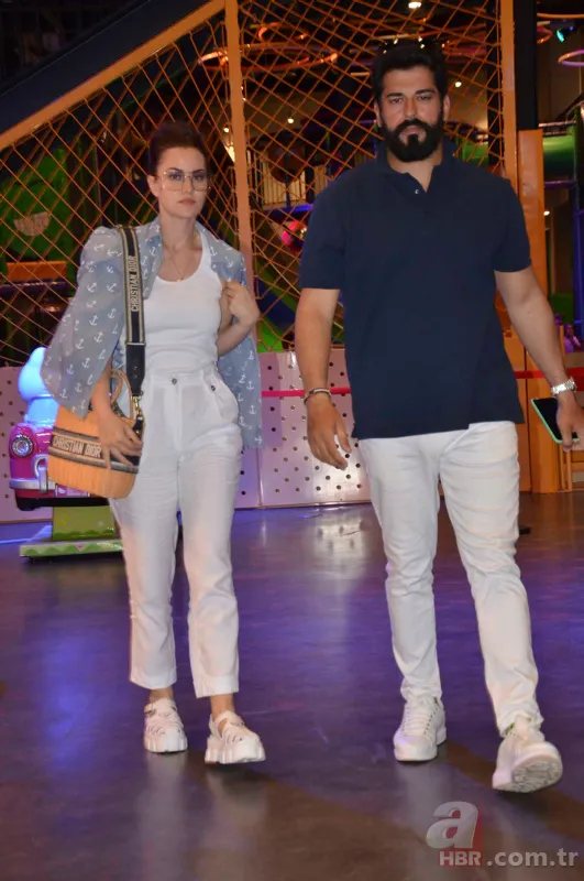 Burak Özçivit'in 3.5 aylık hamile eşi Fahriye Evcen'den hayran bırakan şezlong pozu! Minik Karan'la koronavirüse yakalanmıştı 3