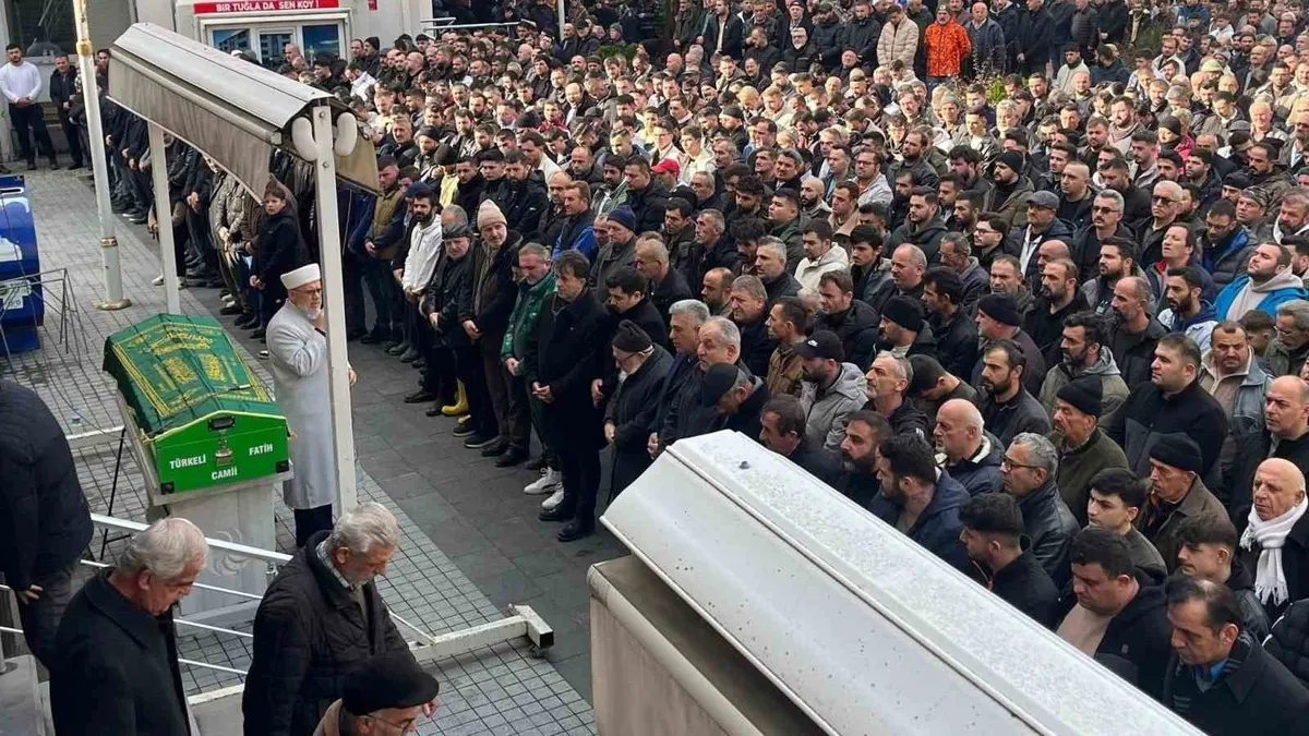 Trafik kazasında hayatını kaybeden muhtar, son yolculuğuna uğurlandı
