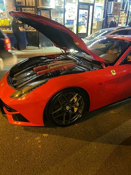 İstanbul’da 5 milyon liralık ultra lüks otomobil yolda kaldı - 4