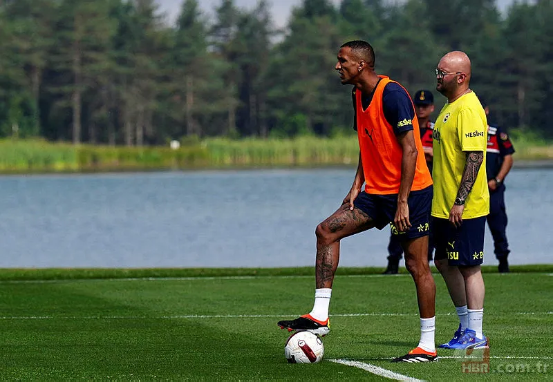 Galatasaray'ın eski yıldızı Fenerbahçe yolunda! Mourinho istedi yönetim harekete geçti 16