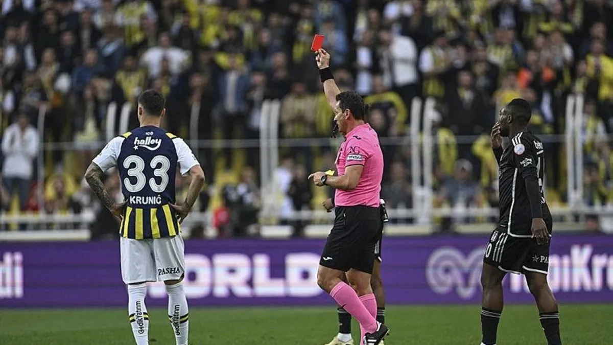 Fenerbahçe maçında kırmızı kart gören Al-Musrati, Beşiktaş taraftarından özür diledi