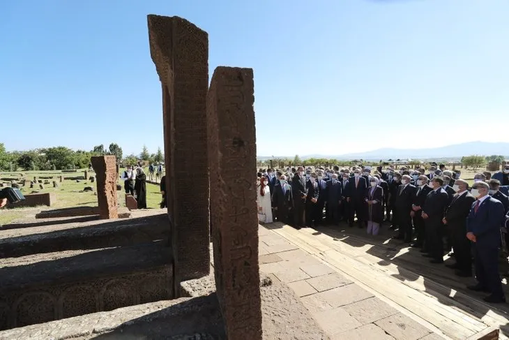 Başkan Erdoğan Bitlis'te! Ahlat Gençlik Merkezi'nin açılışını yaptı