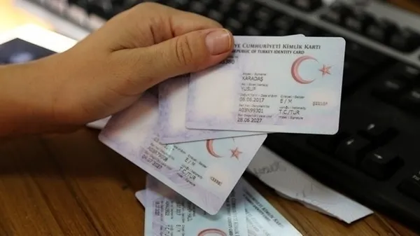 yeni-kimlik-karti-ehliyet-ve-pasaportlarla-ilgili-flas-gelisme-dikkat-gecersiz-sayilacak-son-tarih-belli-oldu-1643810398007.jpg Yeni kimlik kartı, ehliyet ve pasaportlarla ilgili flaş gelişme! Dikkat! Geçersiz sayılacak | Son tarih belli oldu | Kimlik, ehliyet başvurusu nasıl yapılır? - 12