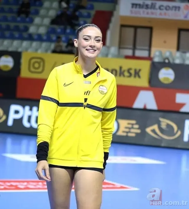 Filenin Sultanı Zehra Güneş’in kız kardeşlerine bakın! Ablasının izinden gidiyor! 'Çok güzeller' 5