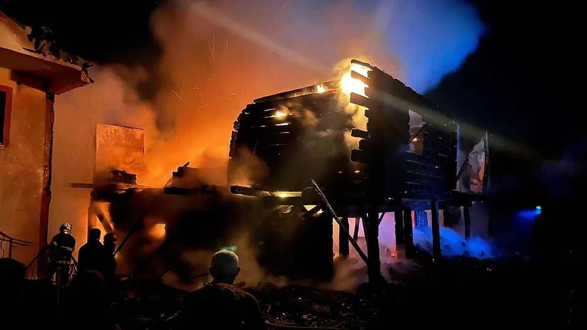 Kastamonu'da korkutan yangın! 2 ev zarar gördü