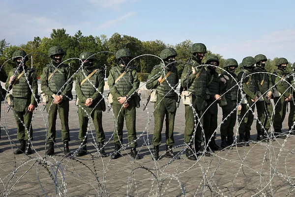 Belarus’ta protestocular Cumhurbaşkanlığı Sarayı’na yürümek istedi