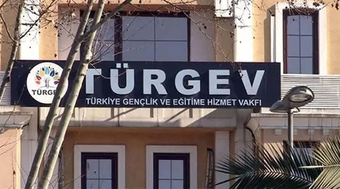 İBB’nin TÜRGEV kararına mahkemeden ret! Öğrencileri yurttan çıkarmışlardı