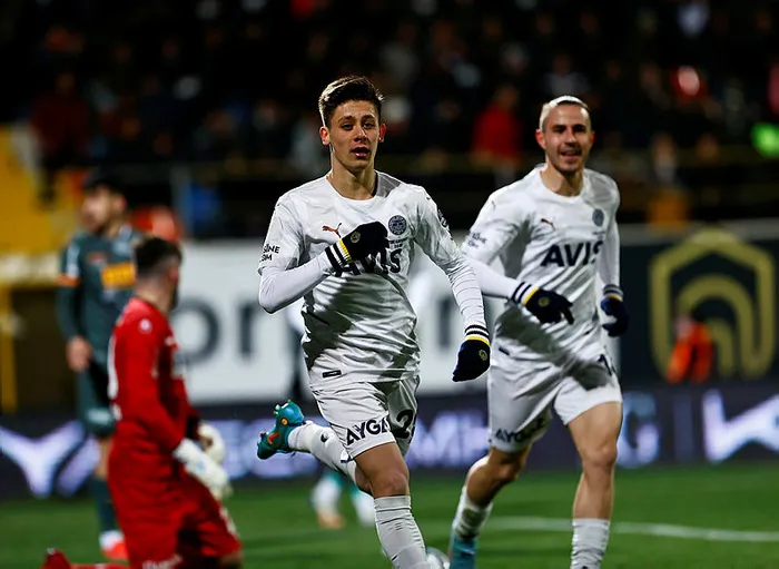 Fenerbahçe’ye Beşiktaş derbisi öncesi kötü haber! Kim Min-jae ve Arda Güler...