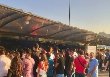 Son dakika: Metrobüsler alarm veriyor! Vatandaşlar Ekrem İmamoğlu'na isyan etti: Seçimden önce bindi şimdi binemez
