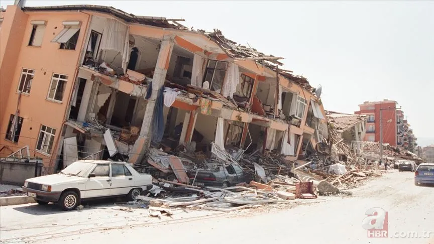 Deprem anında ve sonrasında okunacak dualar neler? Depreme karşı okunması tavsiye edilenler dualar neler? Deprem için Peygamber Efendimiz hangi duaları okurdu? 10