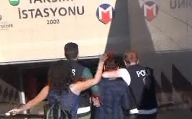 Taksim'de güpegündüz taciz skandalı!
