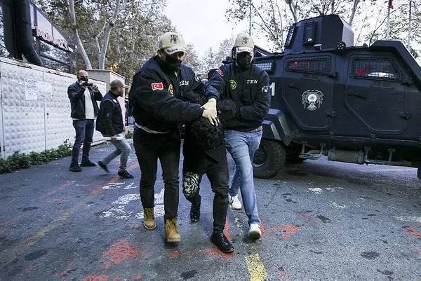 1668761542327.jpeg Taksim bombacısını saklayan Ferhat Habeş ile ilgili yeni detaylar ortaya çıktı! Saldırı hazırlığındaki kardeşini Mehmetçik etkisiz hale getirmiş - 1
