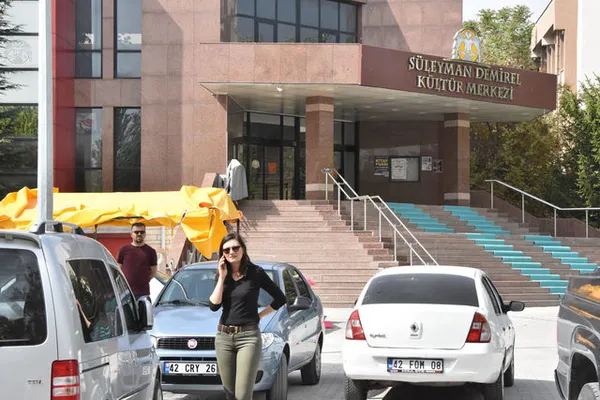 Konya'da mezuniyet töreninde ihbar üzerine bomba araması - 2
