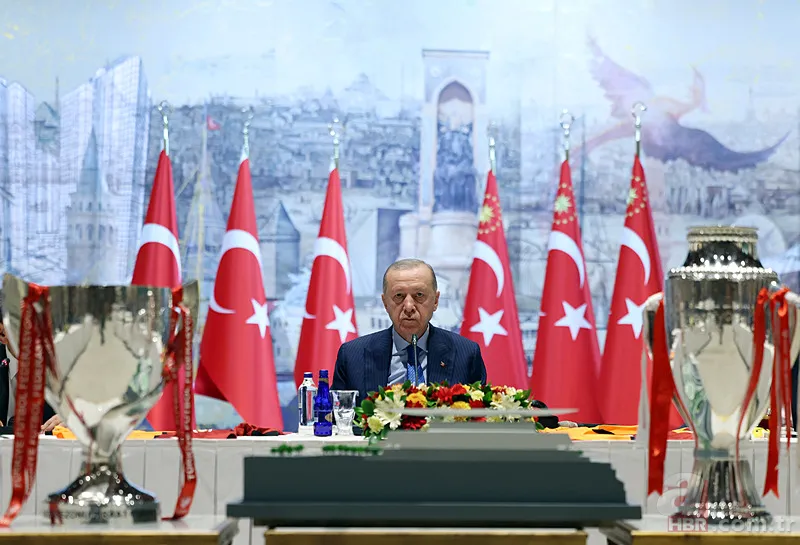 Başkan Erdoğan Galatasaray'ı kabul etti! Osimhen formasını hediye etti 6