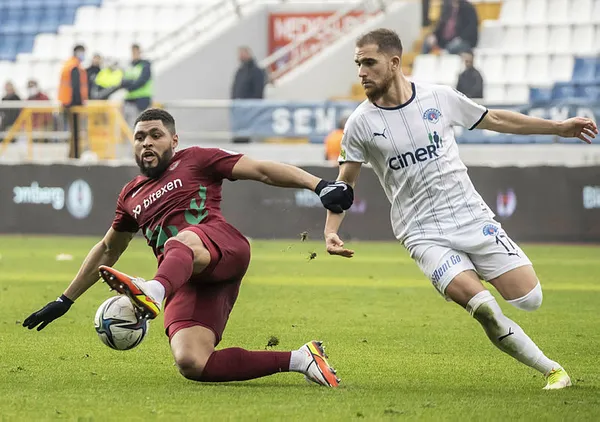 kasimpasa-3-hatayspor-1-mac-sonucu-pasa-3-golle-kazandi-1641654481139.jpg Kasımpaşa: 3 - Hatayspor: 1 MAÇ SONUCU | Paşa 3 golle kazandı - 3