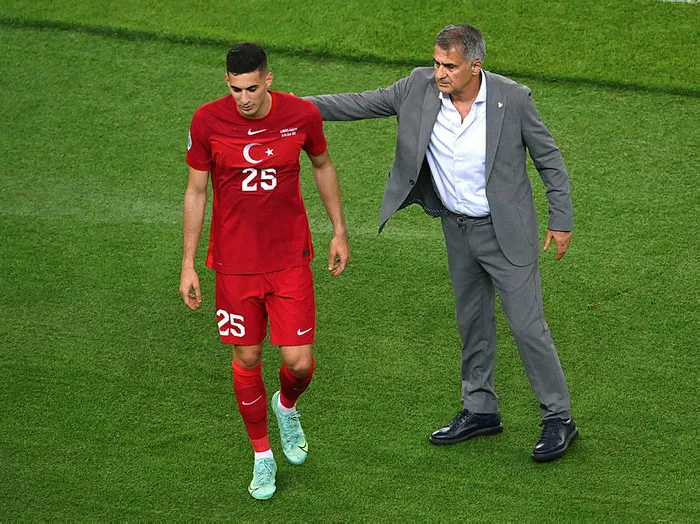 Şenol Güneş'ten İsviçre maçı öncesi flaş karar! 5 ismi yedek kulübesine çekiyor | İşte Türkiye'nin muhtemel 11'i - 4