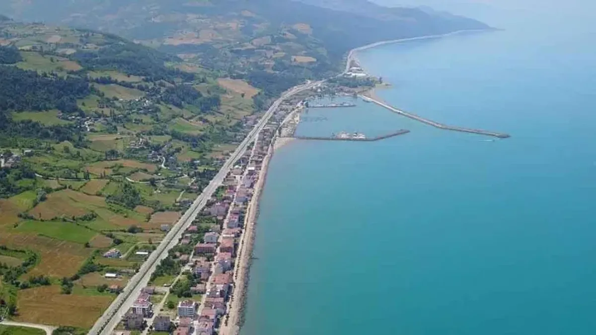 Mavi ve yeşilin buluşma noktası: Yakakent'te huzur ve lezzet yolculuğu