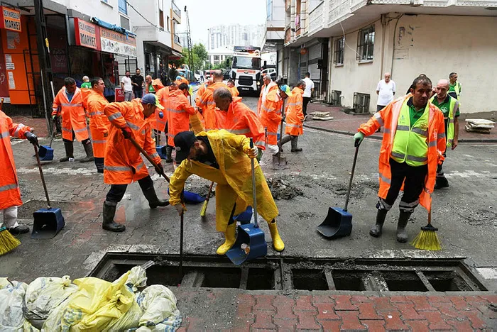 Sel sonrası İstanbul Valiliği duyurdu: Yardım ödemesi başladı