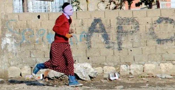 Ukrayna'dan kadın kılığında kaçmaya çalışırken yakalandı: Kahramanı tanıyın - 4
