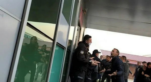 1636908511227.jpg 18 ayrı suçtan aranıyordu! Jandarma tarafından vuruldu! Sakarya'da hastanede ortalık karıştı - 1