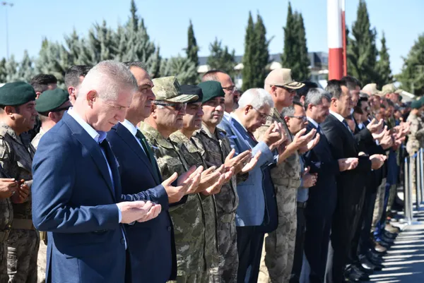 icisleri-bakanligi-aci-haberi-duyurdu-ozel-harekat-polisi-mustafa-calisgan-sehit-oldu-1664702535219.jpg İçişleri Bakanlığı acı haberi duyurdu! Özel Harekat Polisi Mustafa Çalışgan şehit oldu - 2