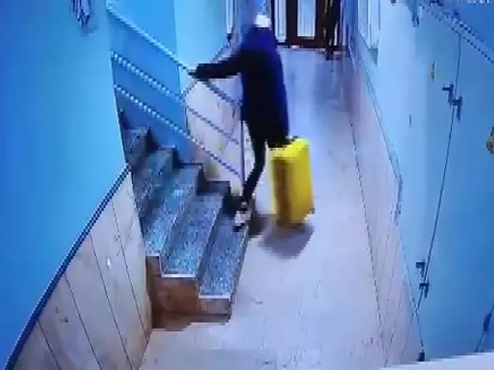 mahkumlar-gullunun-kizi-tugyani-cildirtti-cezaevinde-sok-tepki-1766122515067.jpeg Kaynak: İHA