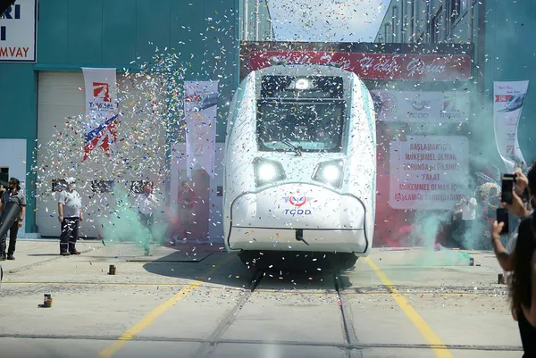 1663701130563.jpg Milli elektrikli trende yeni gelişme! Sertifikasını alarak yolcu taşımaya başlayacak! - 3