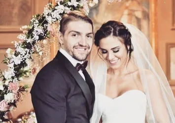 Caner Erkin ve Şükran Ovalı sonunda evlendi