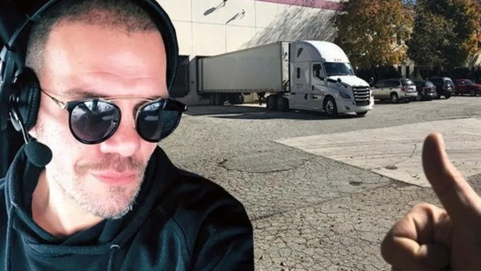 Amerika'da yaşayan Tolga Karel yeni hayatını anlattı