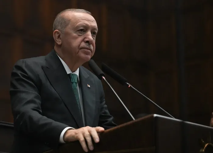 Başkan Erdoğan AK Parti'ye katılan belediye başkanlarına rozet taktı