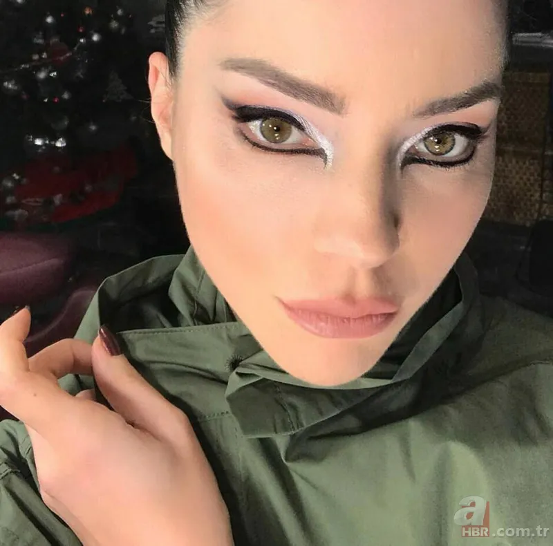 Merve Boluğur’dan aşk bombası! Sevgilisinden ayrılan Merve Boluğur genç şarkıcıyla magazincilere böyle yakalandı 7