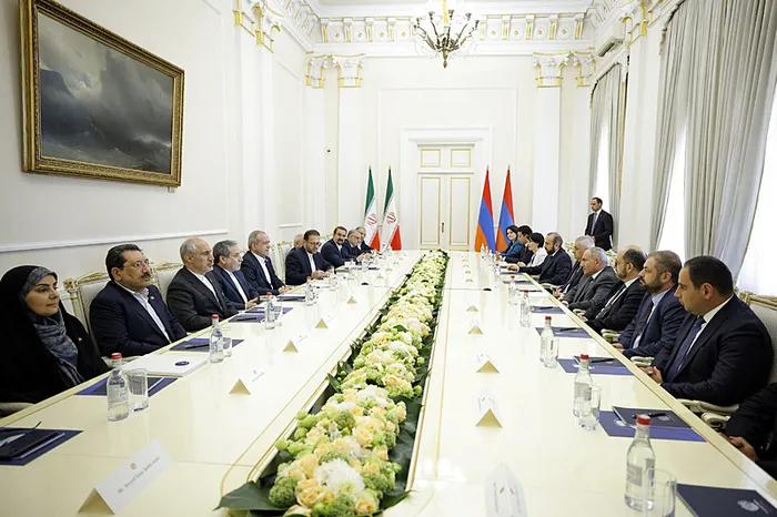 iran-cumhurbaskani-pezeskiyandan-ermenistana-kritik-ziyaret-1755611430520.jpg İran Cumhurbaşkanı Mesud Pezeşkiyan ve Ermenistan Başbakanı Nikol Paşinyan (EPA)