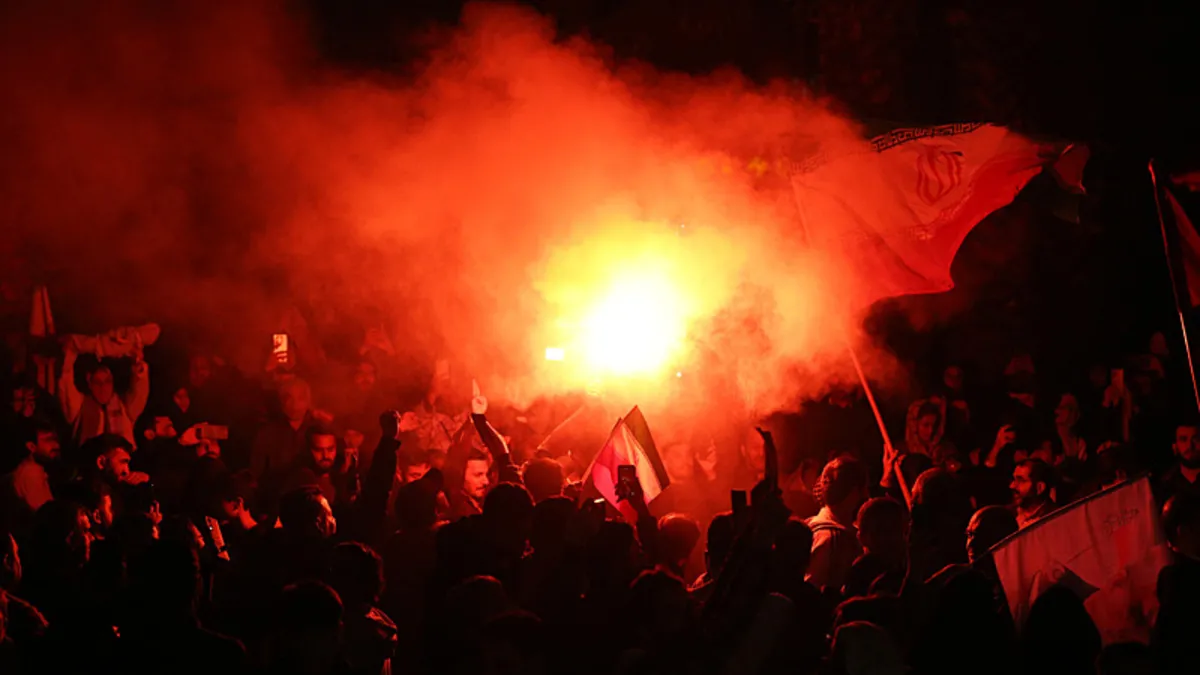 Ortadoğu'da tansiyon zirvede! İran'dan İsrail'e misilleme saldırısı geldi | “Gerçek vaat” operasyonunda kullanılan füzeler neler? | İsrail saldırılara karşılık vermeye devam edecek mi?