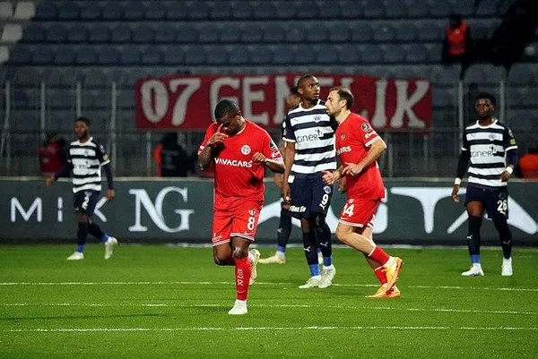 kasimpasa-3-puani-cebe-atti-kasimpasa-3-1-antalyaspor-mac-sonucu-1678130916519.jpeg Kasımpaşa 3 puanı cebe attı | Kasımpaşa 3 - 1 Antalyaspor MAÇ SONUCU - 2