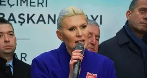 Şehitlere aldırmadı adaylık reklamını yaptı