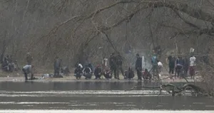 Sığınmacılar Meriç Nehri’nde yıkandı!