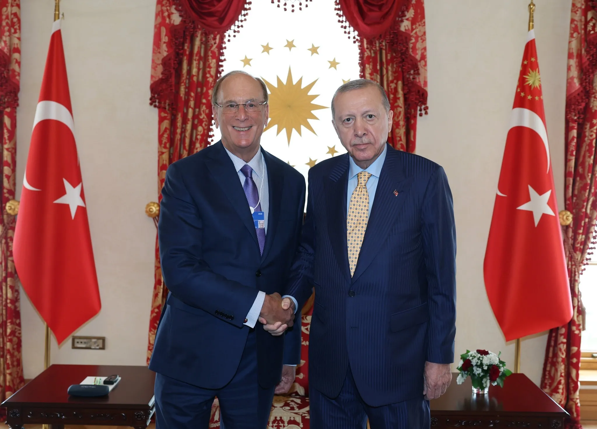 Erdoğan, BlackRock Başkanı Laurence D. Fink'i Dolmabahçe'de kabul etti — yatırım ve enerji güvenliği gündemiyle stratejik görüşme