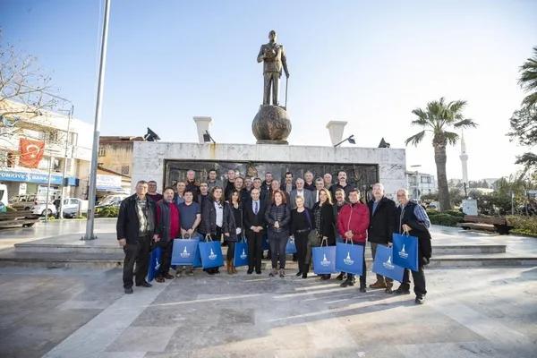 CHP’li İzmir Büyükşehir Belediyesi’nden kaç heykel yaptık? ihalesi! Partililer bile bu duruma inanamadı