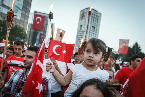 30 Ağustos kaç gün tatil olacak? 3 gün tatil var mı? 30 Ağustos Zafer Bayramı resmi tatil mi, hangi güne denk geliyor?