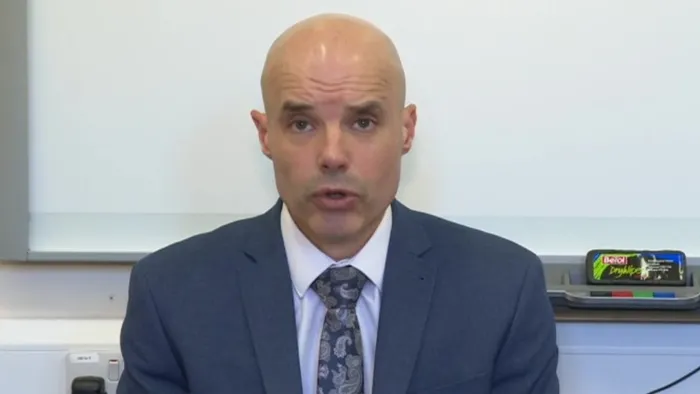 İngiltere’den skandal karar! Hz. Muhammed’e yönelik hakaret içeren karikatürleri gösteren öğretmen göreve dönebilecek