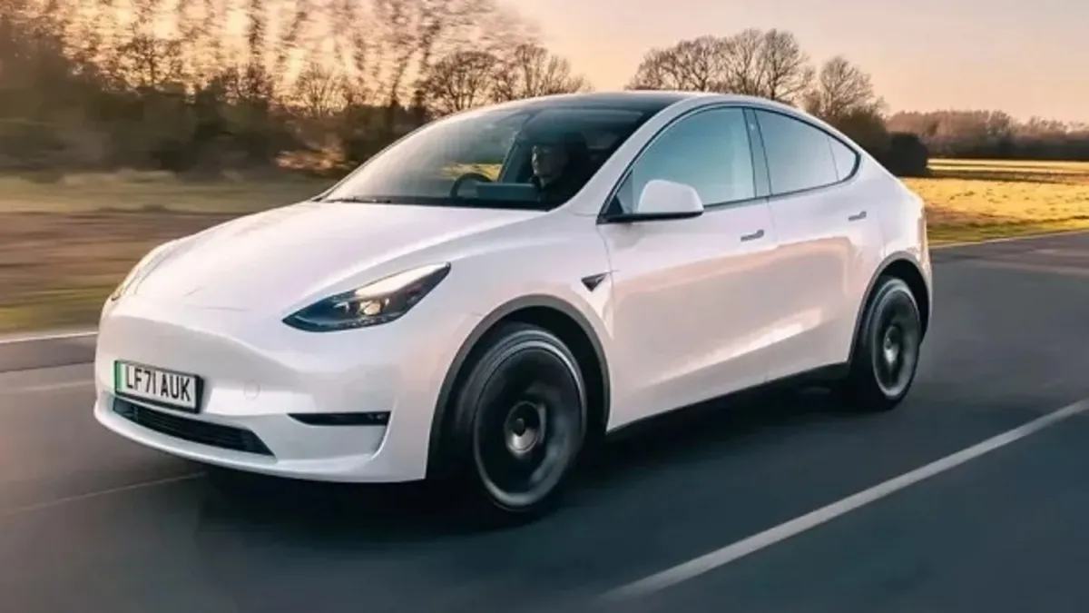 Tesla'da Kritik Hata! Emniyet Kemeri Uyarıları Suskun Kalıyor, 125 Bin Araç Geri Çağrılıyor!