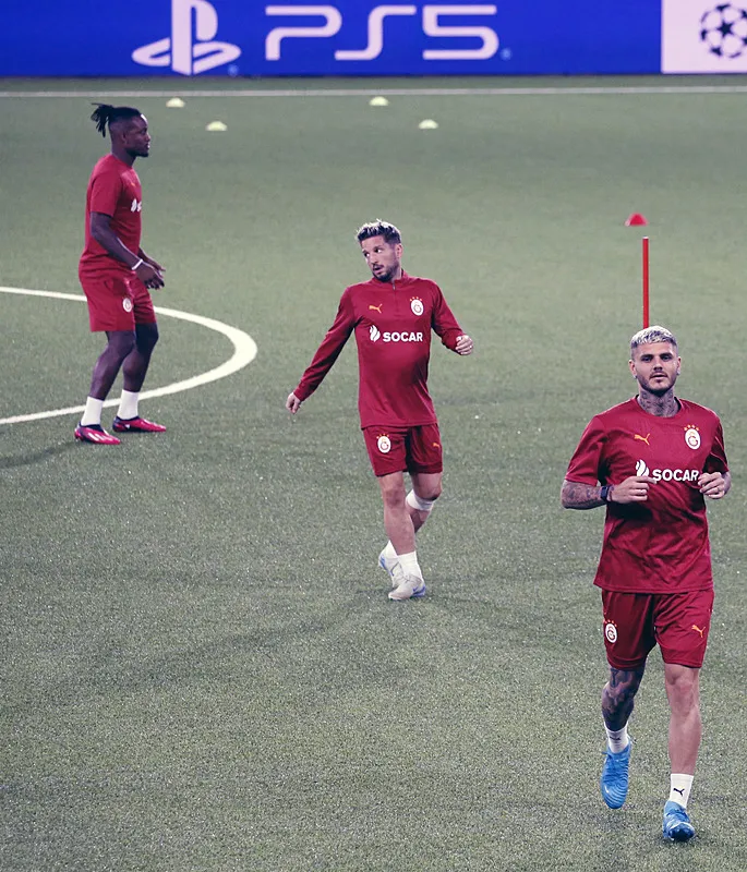 galatasaray-young-boys-maci-hazirliklarini-tamamladi-1724186891584.jpg Galatasaray Young Boys maçı hazırlıklarını tamamladı - 3