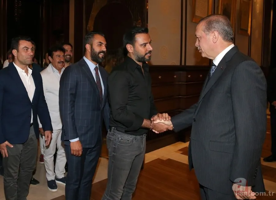 Cumhurbaşkanı Erdoğan sanatçı, oyuncu, radyocu ve sporcuları kabul etti 3