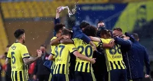 Fenerbahçe’den ünlü teknik direktöre teklif!