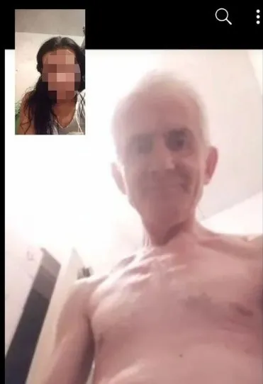 CHP Bursa İl Başkanı İsmet Karaca’nın danışmanı Rafet Yurdakul görüntülü görüşme sırasında tamamen soyundu