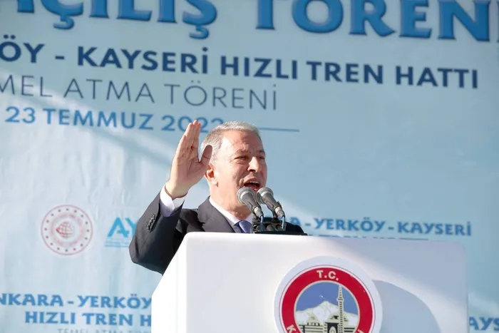 Bakan Hulusi Akar’dan Yunanistan’a Türk okulları tepkisi