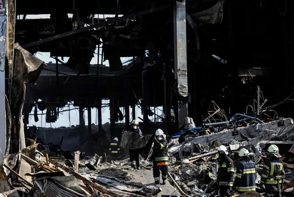 Ukrayna açıkladı! Rus ordusunun Kiev ve Çernigiv’den çekilmesi devam ediyor | Karadeniz’de görülen mayınlarla ilgili açıklama