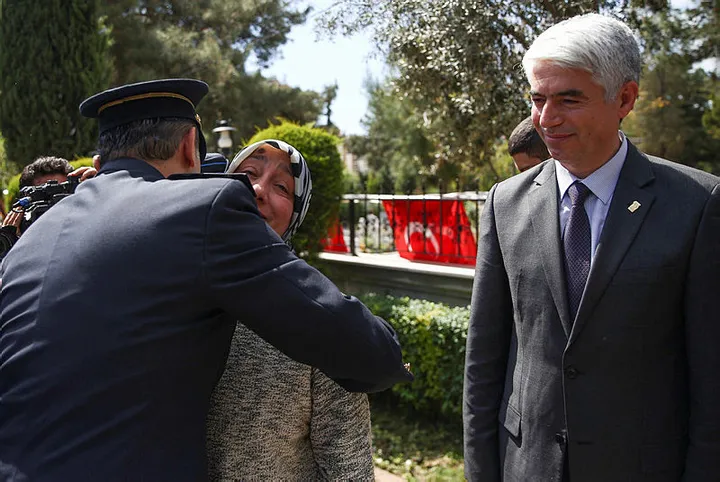 Şehit annesinin gözyaşlarını Antalya Emniyet Müdürü Mehmet Murat Ulucan sildi - 3
